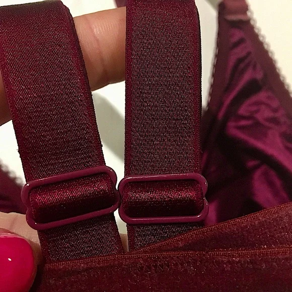 Victoria‘s Secret Maroon Lace Bralette - Picture 6 of 15